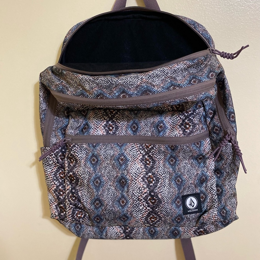 Volcom - Picture 6 of 6